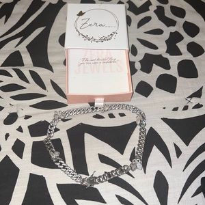 Women butterfly choker